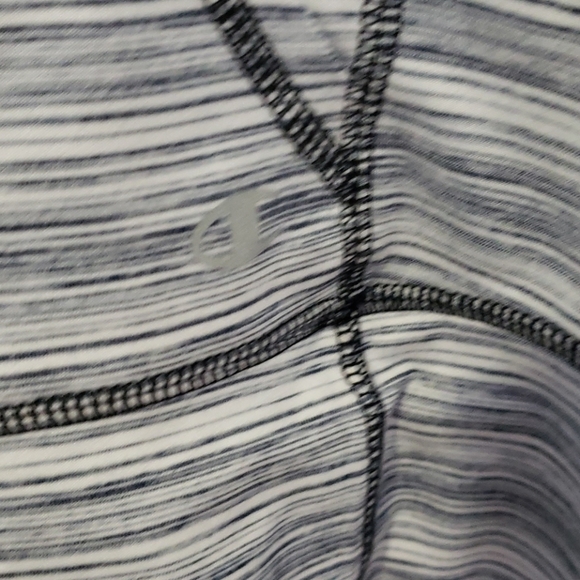 Light weight champion hoodie - Picture 4 of 6